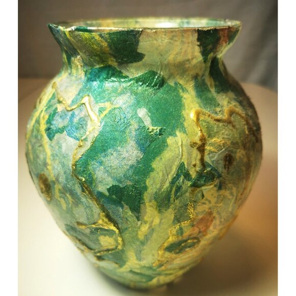 🌿 Handcrafted Decorative Vase with Floral Design - 7.5" Tall Vintage 🌿 - Picture 6 of 11